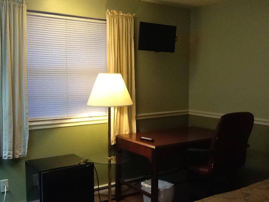Brookside House Hotel Quincy Esterno foto